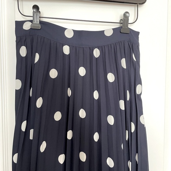 Forever 21 Navy Polka Dot Pleated Midi Skirt - Picture 5 of 9